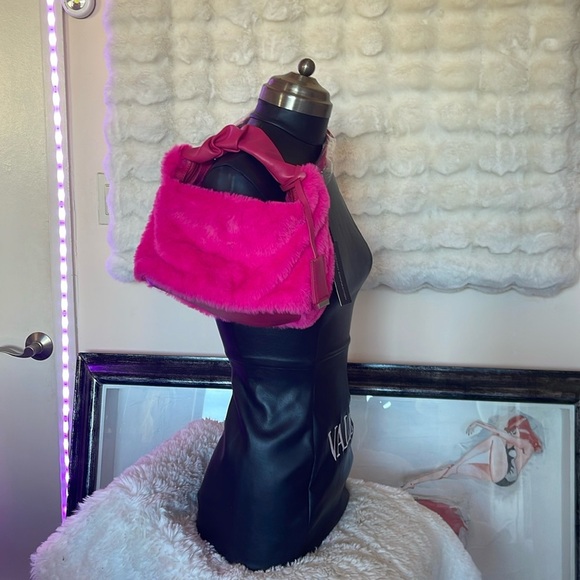 French Connection neon pink plush faux fur purse with strap and tags in tact NWT - Picture 1 of 11
